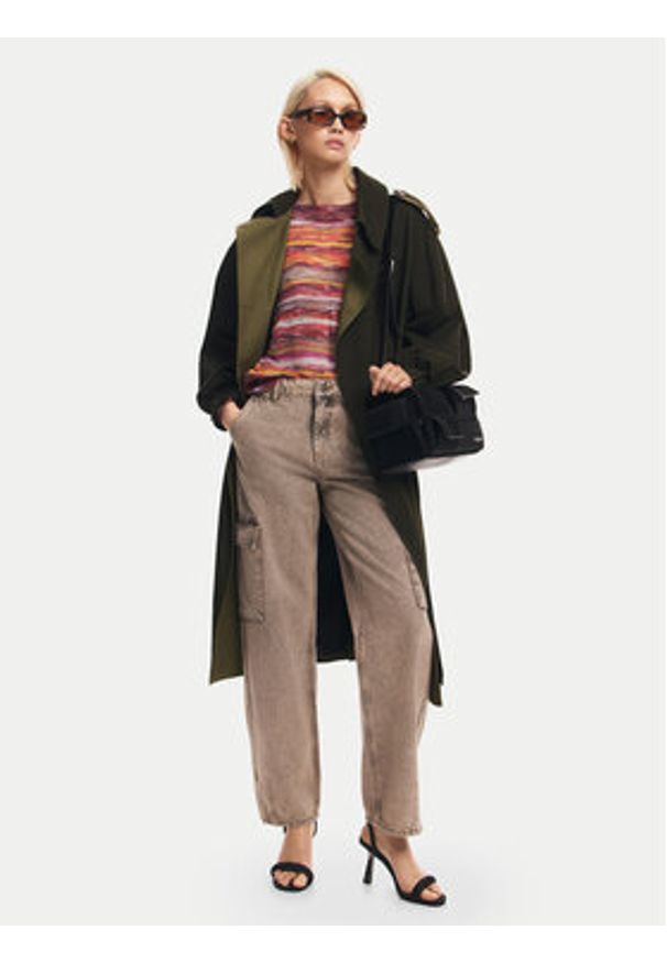 Desigual Jeansy Casandr 24WWDD96 Szary Straight Fit. Kolor: szary