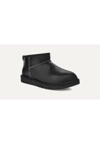 Ugg - Śniegowce męskie UGG Classic Ultra Mini Leather Regenerate Boot. Okazja: na plażę. Kolor: czarny. Materiał: materiał. Sezon: jesień, lato, zima. Styl: młodzieżowy