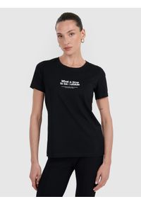 4f - 4F T-shirt regular z nadrukiem damski - czarny XS. Okazja: na co dzień. Kolor: czarny. Materiał: tkanina, bawełna. Wzór: nadruk. Styl: casual