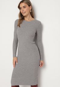 Born2be - Szara Sukienka Sweterkowa Dopasowana w Prążki z Wełną i Kaszmirem Daiantha. Kolor: szary. Materiał: wełna, kaszmir. Długość rękawa: długi rękaw. Wzór: prążki. Styl: klasyczny #1