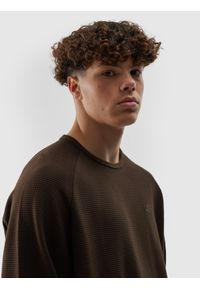 4f - 4F Bluza dresowa nierozpinana bez kaptura męska - brązowa XL. Okazja: na co dzień. Typ kołnierza: bez kaptura. Kolor: brązowy. Materiał: dresówka. Długość rękawa: raglanowy rękaw. Wzór: ze splotem. Styl: casual, sportowy #2