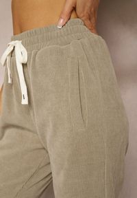 Renee - Ciemnozielone Dresowe Spodnie z Bawełną High Waist Wykończone w Pasie Gumką Ekadela. Stan: podwyższony. Kolor: zielony. Materiał: dresówka, bawełna #4