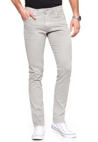 Wrangler - WRANGLER SPODNIE MĘSKIE LARSTON STONE GREY W18SHD14T. Materiał: materiał