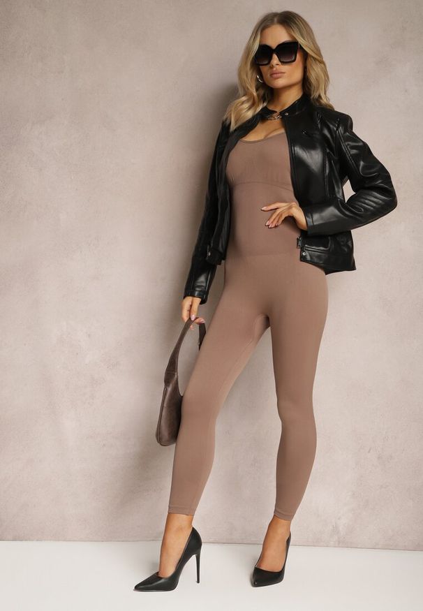 Renee - Czarna Taliowana Kurtka Ramoneska z Zapięciem przy Szyi z Ekoskóry Unia. Kolor: czarny. Sezon: jesień, wiosna. Styl: elegancki, rockowy