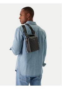 Guess Saszetka HMTOLO P4253 Czarny. Kolor: czarny. Materiał: skóra #5