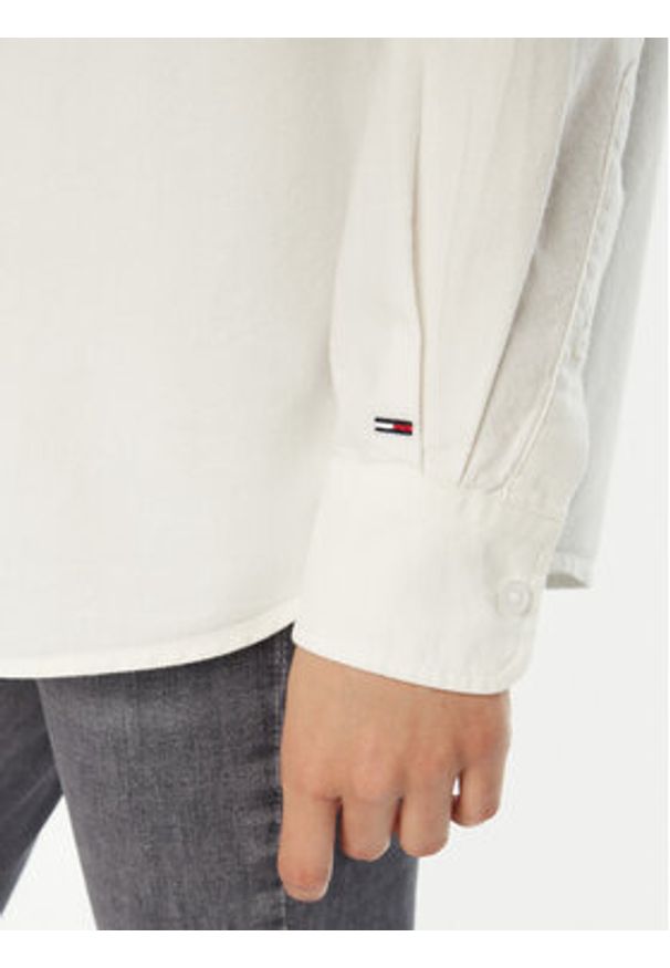 Tommy Jeans Koszula DW0DW19358 Biały Relaxed Fit. Kolor: biały. Materiał: bawełna