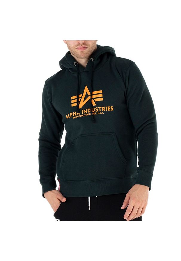 Bluza Alpha Industries Basic Hoody 178312353 - zielona. Typ kołnierza: kaptur. Kolor: zielony. Materiał: bawełna, poliester. Wzór: aplikacja. Styl: klasyczny