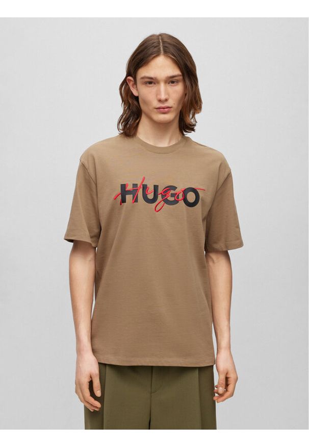 Hugo T-Shirt Dakaishi 50494565 Brązowy Relaxed Fit. Kolor: brązowy. Materiał: bawełna