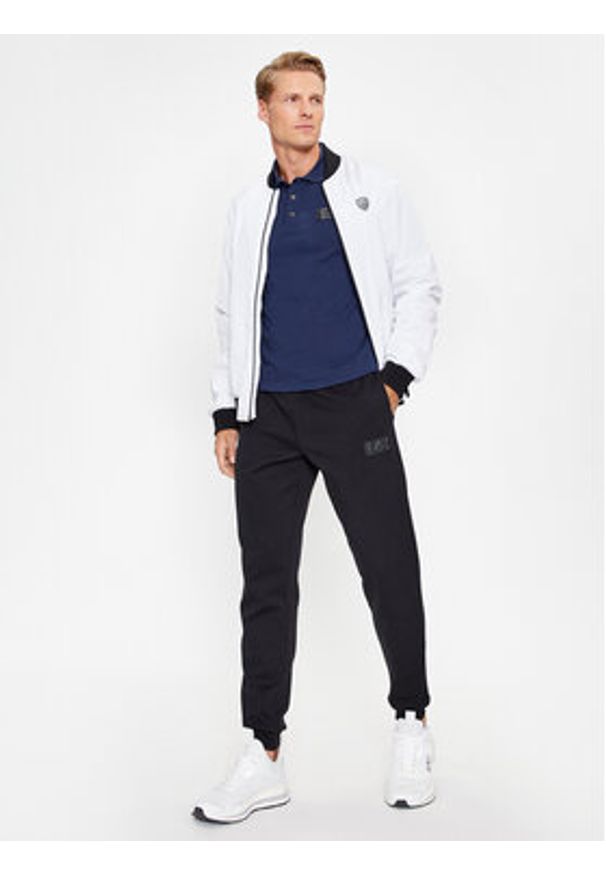 EA7 Emporio Armani Polo 6RPF78 PJBVZ 1554 Granatowy Regular Fit. Typ kołnierza: polo. Kolor: niebieski. Materiał: bawełna