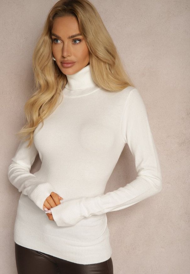 Renee - Biały Golf Sweterkowy z Domieszką Kaszmiru Zaivanna. Okazja: do pracy, na spacer, na co dzień, na spotkanie biznesowe. Typ kołnierza: golf. Kolor: biały. Materiał: kaszmir. Sezon: jesień. Styl: klasyczny, casual, elegancki, biznesowy