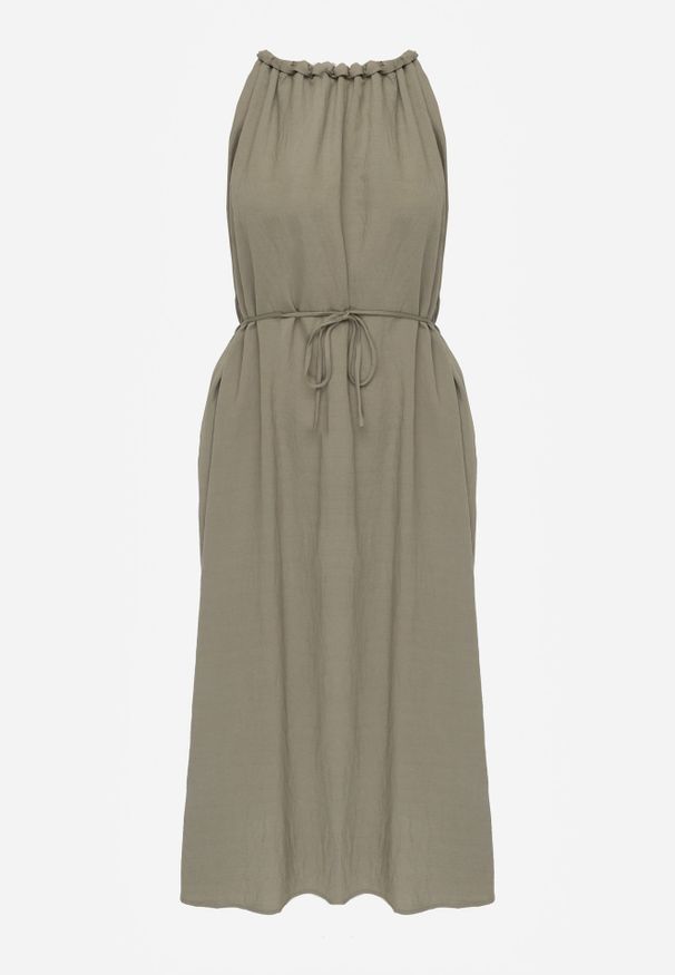 Renee - Zielona Sukienka Bez Rękawów z Wiskozy z Ozdobnym Dekoltem i Wiązaniem w Talii Azeira. Okazja: na co dzień. Kolekcja: plus size. Kolor: zielony. Materiał: wiskoza. Długość rękawa: bez rękawów. Typ sukienki: dla puszystych. Styl: casual