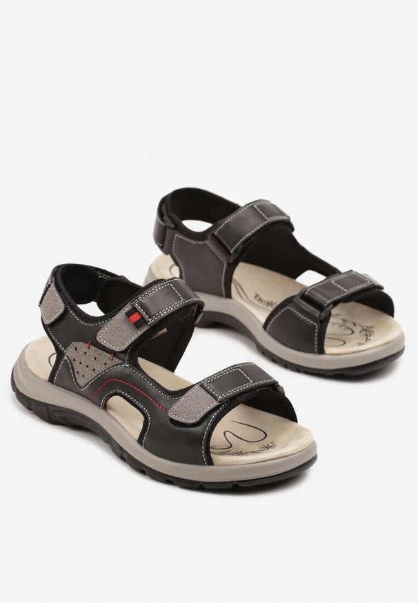 Born2be - Czarne Sandały Vices w Sportowym Stylu Zapinane na Rzep Tanindra. Okazja: na spacer, na plażę. Zapięcie: rzepy. Kolor: czarny. Styl: sportowy