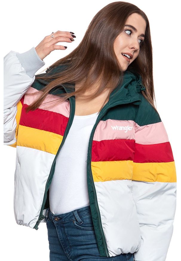Wrangler - DAMSKA KURTKA ZIMOWA WRANGLER RAINBOW PUFFER CLOUD BLUE W4Q0WBB03 112129190. Wzór: kolorowy. Sezon: zima