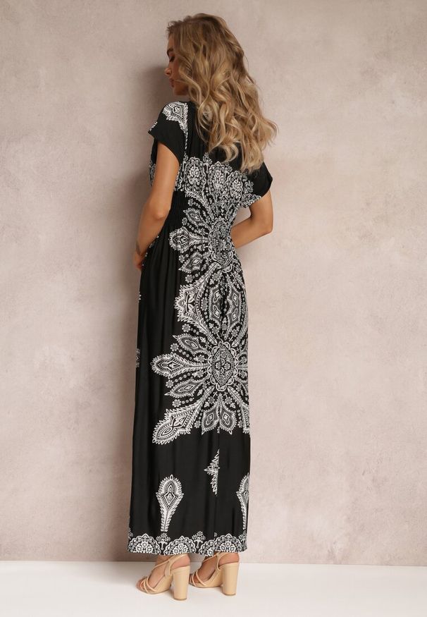 Renee - Czarna Sukienka Maxi w Etniczny Wzór Josanie. Kolor: czarny. Styl: boho, wakacyjny. Długość: maxi