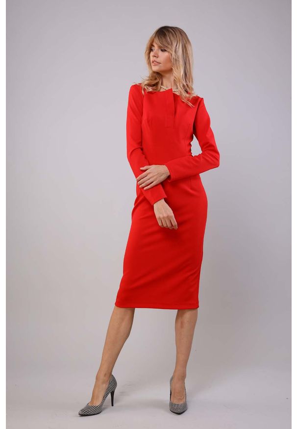 Nommo - Ołówkowa Sukienka z Dekoracyjną Listwą przy Dekolcie - Czerwona. Kolor: czerwony. Materiał: poliester, wiskoza. Typ sukienki: ołówkowe