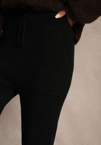 Renee - Czarne Spodnie z Wełną ze Sznurkiem i Ozdobnymi Kieszeniami Moneressa. Okazja: na co dzień. Kolor: czarny. Materiał: wełna. Styl: casual #4