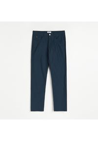 Reserved - Materiałowe spodnie slim - Granatowy. Kolor: niebieski. Materiał: materiał #1