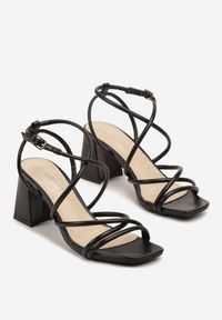 Renee - Czarne Sandały na Słupku Ozdobione Paskami Fodina. Zapięcie: pasek. Kolor: czarny. Materiał: jeans. Wzór: aplikacja. Obcas: na słupku. Styl: elegancki. Wysokość obcasa: średni