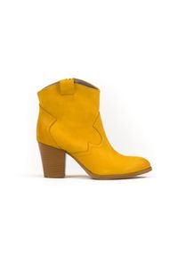 Zapato - kowbojki na obcasie - skóra naturalna - model 471 - kolor żółty. Kolor: żółty. Materiał: skóra. Obcas: na obcasie. Wysokość obcasa: średni