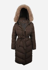 Born2be - Brązowa Kurtka Pikowana z Wiązanym Paskiem Manne. Kolekcja: plus size. Kolor: brązowy. Materiał: materiał, futro. Długość rękawa: długi rękaw. Długość: długie #5