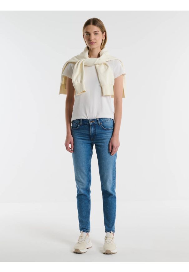 Big-Star - Koszulka damska kremowa Basilia 102. Okazja: na co dzień. Kolor: kremowy. Materiał: bawełna, jeans, sztruks. Wzór: nadruk. Styl: casual