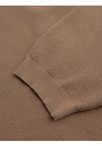 Ombre Clothing - Męska bawełniana koszulka polo ze strukturalnej dzianiny – jasnobrązowa V3. Okazja: do pracy, na co dzień. Typ kołnierza: polo. Kolor: brązowy. Materiał: bawełna, dzianina. Długość: krótkie. Styl: casual, elegancki #8