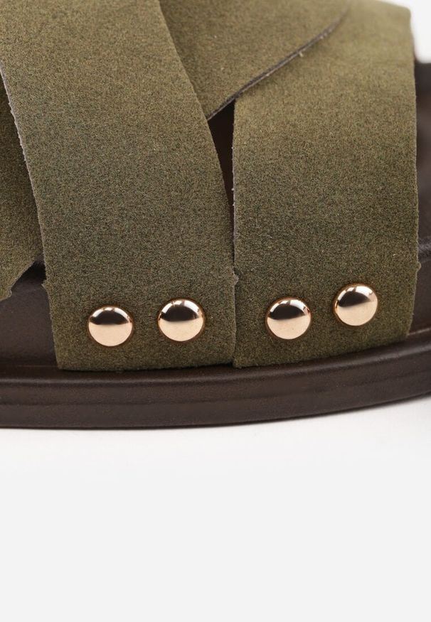 Renee - Zielone Klapki z Przekładanymi Paskami i Ozdobnymi Nitami Talysha. Okazja: na imprezę, na co dzień. Kolor: zielony. Materiał: skóra, koronka. Sezon: lato. Styl: casual, elegancki