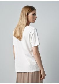 Ochnik - Kemowy T-shirt damski z rozcięciem. Kolor: biały. Materiał: bawełna #4