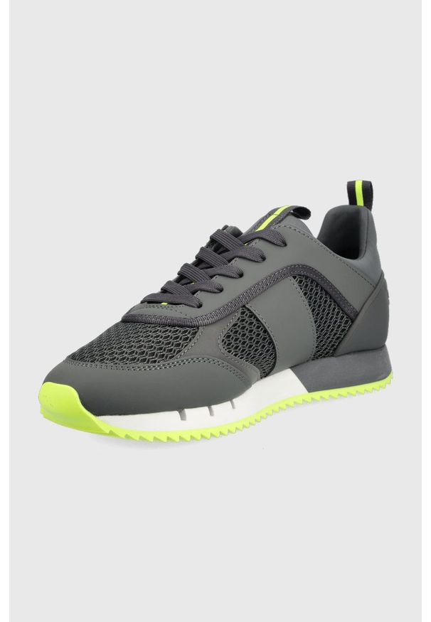 EA7 Emporio Armani sneakersy kolor szary. Nosek buta: okrągły. Zapięcie: sznurówki. Kolor: szary. Materiał: guma. Obcas: na platformie