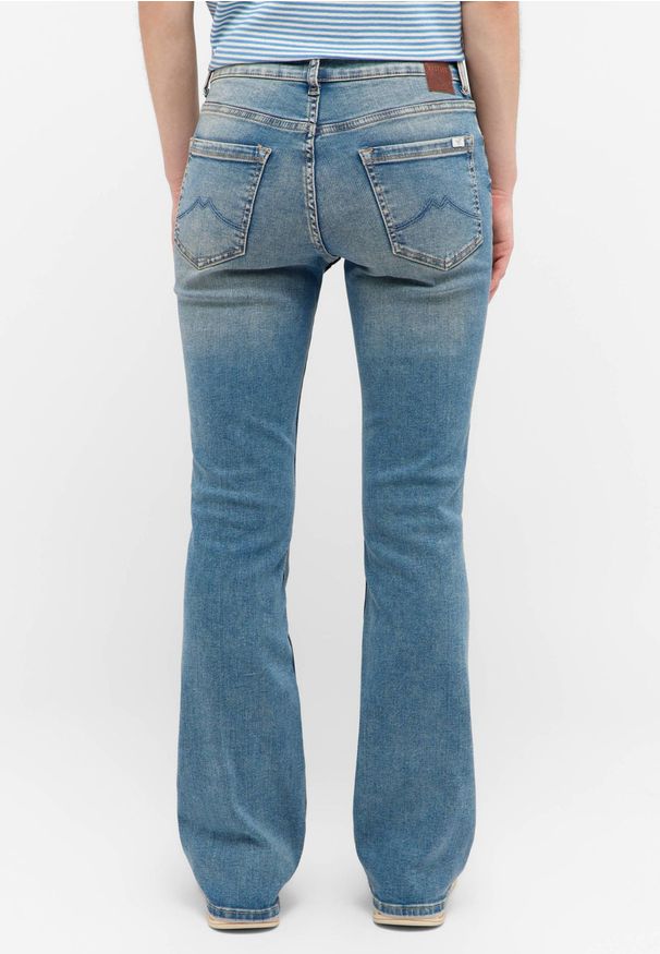 Damskie Spodnie Jeansowe Mustang Style Shelby Slim Boot Denim Blue 1016202 5000 421. Okazja: na co dzień, do pracy. Styl: casual, klasyczny