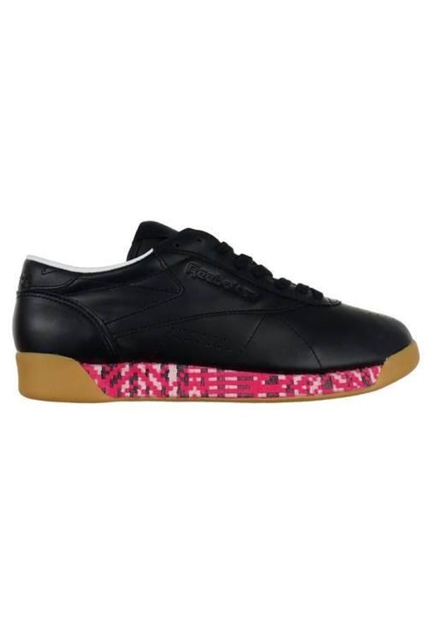 Buty do chodzenia damskie Reebok Freestyle Low Old Meets. Zapięcie: sznurówki. Kolor: czarny. Materiał: materiał, skóra, syntetyk. Szerokość cholewki: normalna. Sport: turystyka piesza