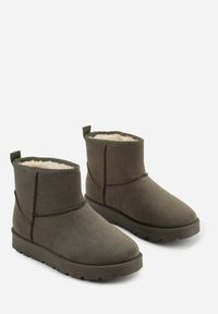 Born2be - Ciemnozielone Wsuwane Śniegowce do Kostki z Imitacji Zamszu Atuvitta. Okazja: na co dzień. Zapięcie: bez zapięcia. Kolor: zielony. Materiał: zamsz. Styl: casual #3