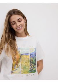 Reserved - T-shirt z nadrukiem - złamana biel. Materiał: bawełna. Wzór: nadruk #1