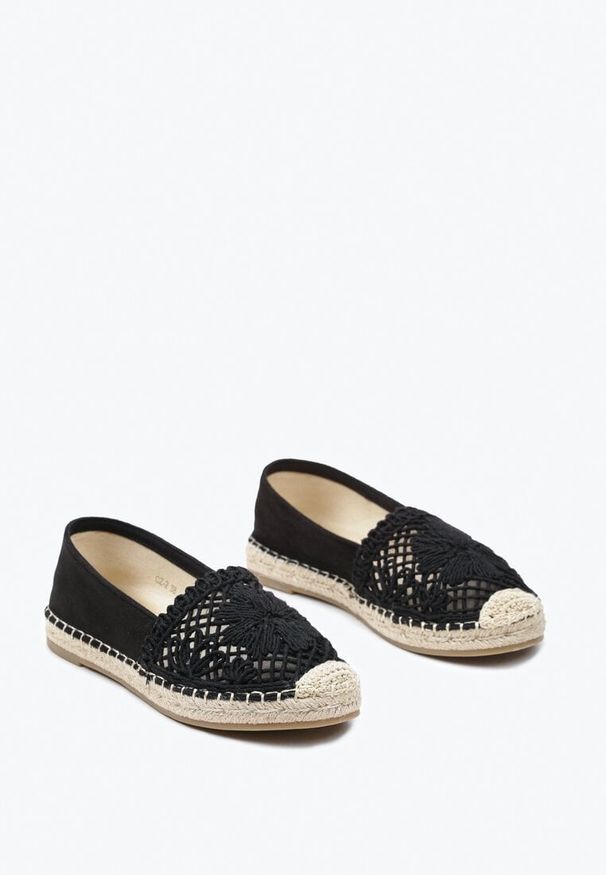 Born2be - Czarne Espadryle na Płaskiej Plecionej Podeszwie z Ażurowym Noskiem Qianatia. Kolor: czarny. Materiał: jeans, len, jedwab. Wzór: ażurowy. Sezon: lato. Styl: elegancki