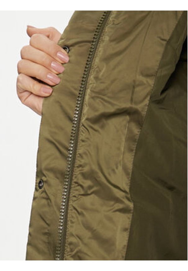 Tommy Jeans Kurtka zimowa Satin DW0DW16587 Zielony Relaxed Fit. Kolor: zielony. Materiał: syntetyk. Sezon: zima