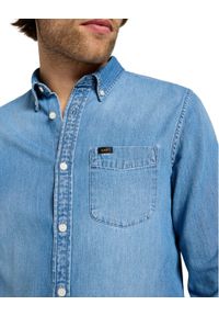 Lee - LEE MĘSKA KOSZULA JEANSOWA BUTTON DOWN Bueller 112355641 L880008566. Typ kołnierza: button down. Materiał: jeans #7