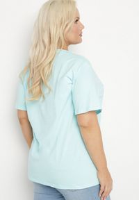 Born2be - Jasnoniebieski T-shirt z Bawełny z Dekoltem w Serek Aveltebia. Okazja: na co dzień. Typ kołnierza: dekolt w serek. Kolor: niebieski. Materiał: bawełna. Styl: klasyczny, casual #4