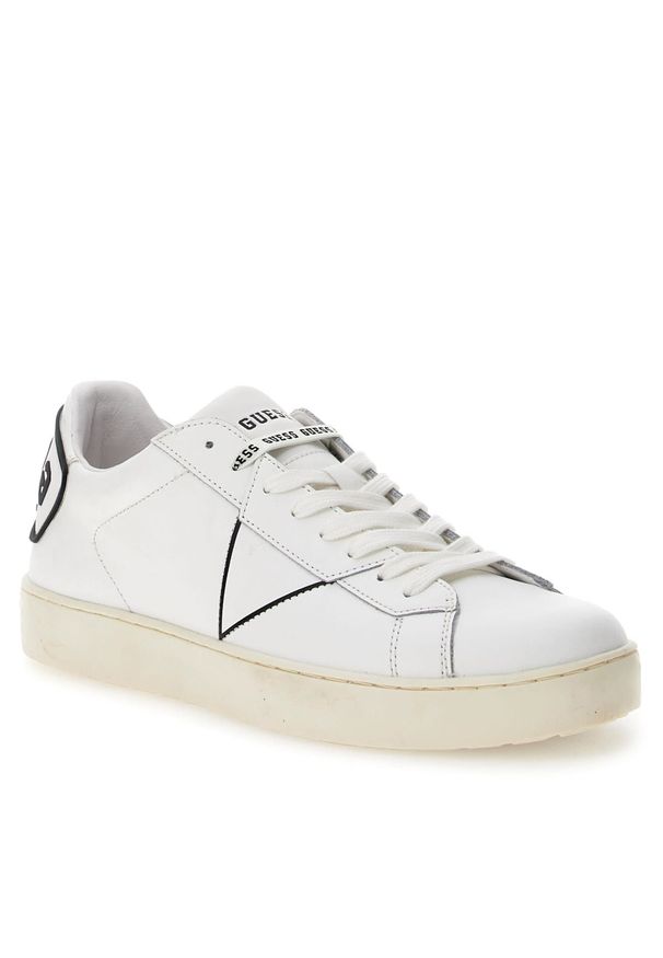 Sneakersy Guess FM8PBL LEA12 WHITE. Kolor: biały. Materiał: skóra