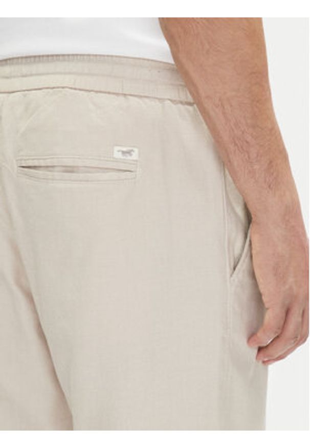 Mustang Spodnie materiałowe Milano 1016330 Biały Tapered Fit. Kolor: biały. Materiał: bawełna