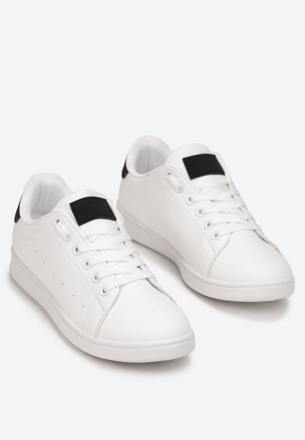Renee - Biało-Czarne Wiązane Sneakersy na Płaskiej Podeszwie z Przeszyciami Ereath. Wysokość cholewki: przed kostkę. Kolor: biały. Materiał: materiał, skóra. Szerokość cholewki: normalna. Sezon: jesień, wiosna. Obcas: na płaskiej podeszwie. Styl: sportowy
