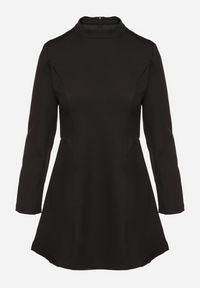 Born2be - Czarna Taliowana Sukienka o Rozkloszowanym Dole Virvesa. Okazja: na co dzień. Kolor: czarny. Styl: casual, elegancki