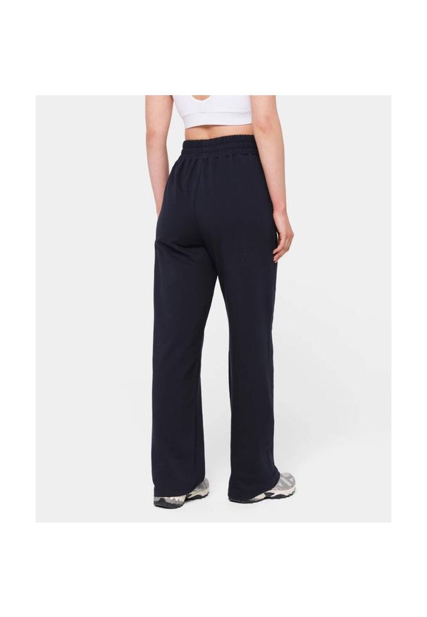 Spodnie dresowe Carpatree Sports Club Royal Navy. Materiał: dresówka. Sezon: lato. Sport: joga i pilates