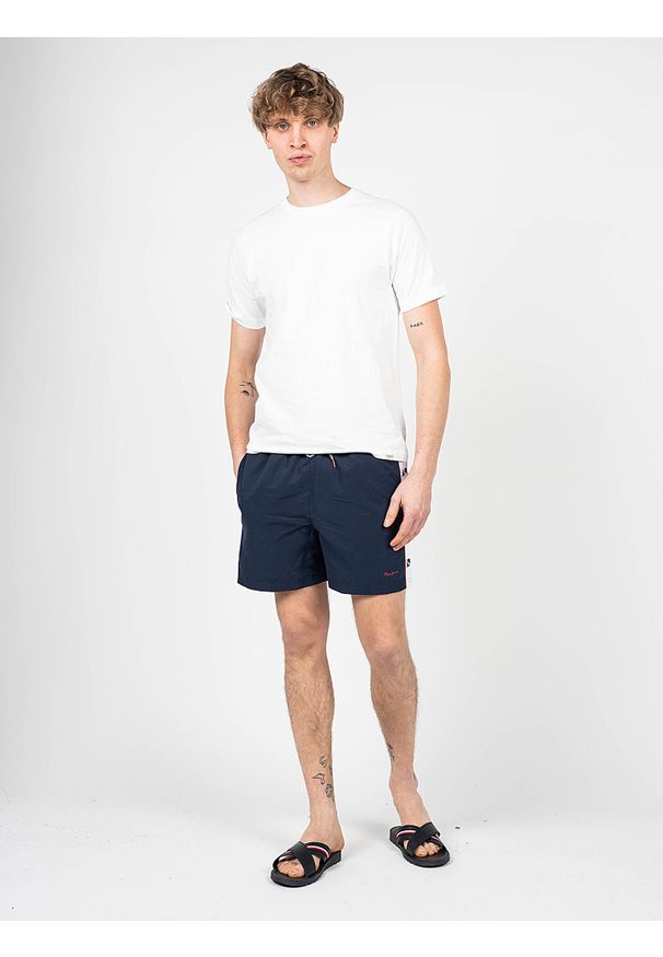 Pepe Jeans Kąpielówki "Risto D" | PMB10320 | Risto D | Mężczyzna | Czerwony, Granatowy, Fioletowy. Kolor: czerwony, fioletowy, niebieski, wielokolorowy. Materiał: poliester. Wzór: nadruk