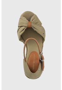 TOMMY HILFIGER - Tommy Hilfiger sandały. Zapięcie: klamry. Kolor: zielony. Materiał: materiał. Wzór: gładki. Obcas: na koturnie #3