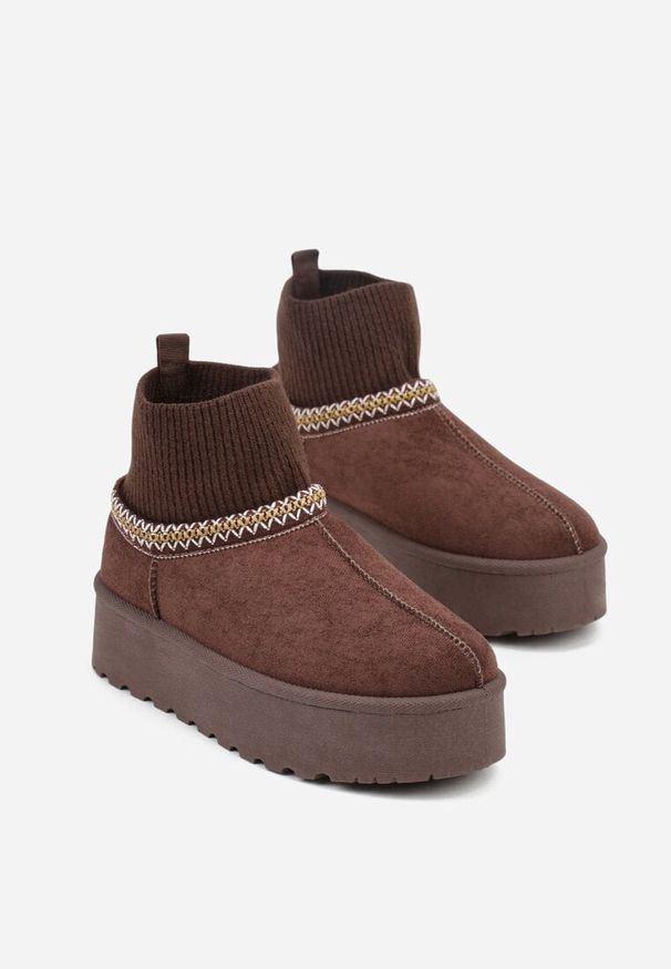 Born2be - Brązowe Śniegowce VICES na Grubej Podeszwie z Haftem i Skarpetkową Cholewką Enantia. Okazja: na co dzień. Kolor: brązowy. Materiał: futro, jeans. Szerokość cholewki: normalna. Wzór: haft. Styl: casual, elegancki