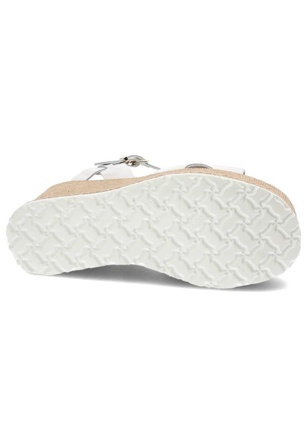 Białe Sandały Yokono Stylowe Obuwie Damskie. Okazja: na spacer, na plażę. Zapięcie: sprzączka, pasek. Kolor: biały. Szerokość cholewki: normalna. Wzór: paski. Materiał: skóra. Sezon: lato. Obcas: na koturnie. Styl: elegancki. Wysokość obcasa: średni