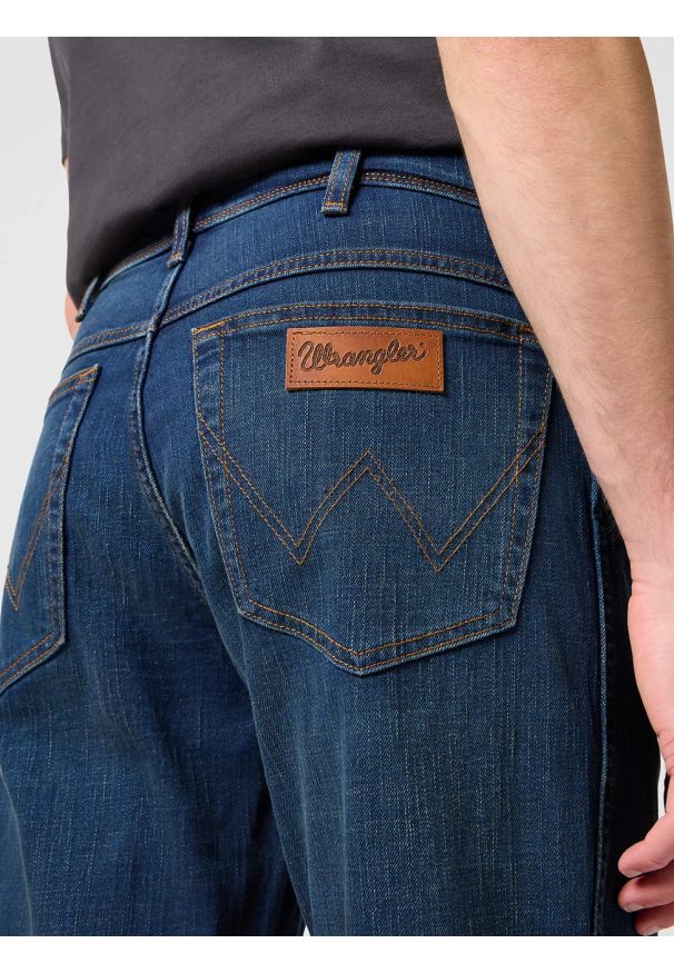 Wrangler - WRANGLER TEXAS STRETCH VINTAGE TINT W12183947 112126063. Stan: podwyższony. Styl: vintage