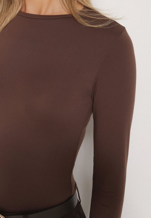 Born2be - Brązowa Bluzka Typu Longsleeve Lisfia. Okazja: na co dzień, do pracy, na spotkanie biznesowe. Kolor: brązowy. Materiał: bawełna. Długość rękawa: długi rękaw. Styl: biznesowy, casual, elegancki