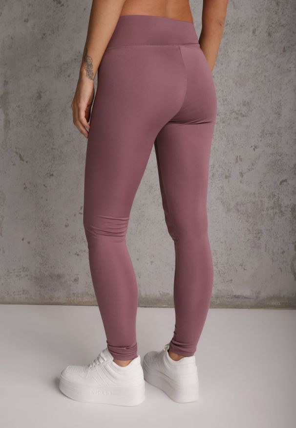 Renee - Fioletowe Legginsy Basic z Modelującą Wstawką w Pasie Liacan. Okazja: na co dzień. Kolor: fioletowy. Długość: krótkie. Styl: casual