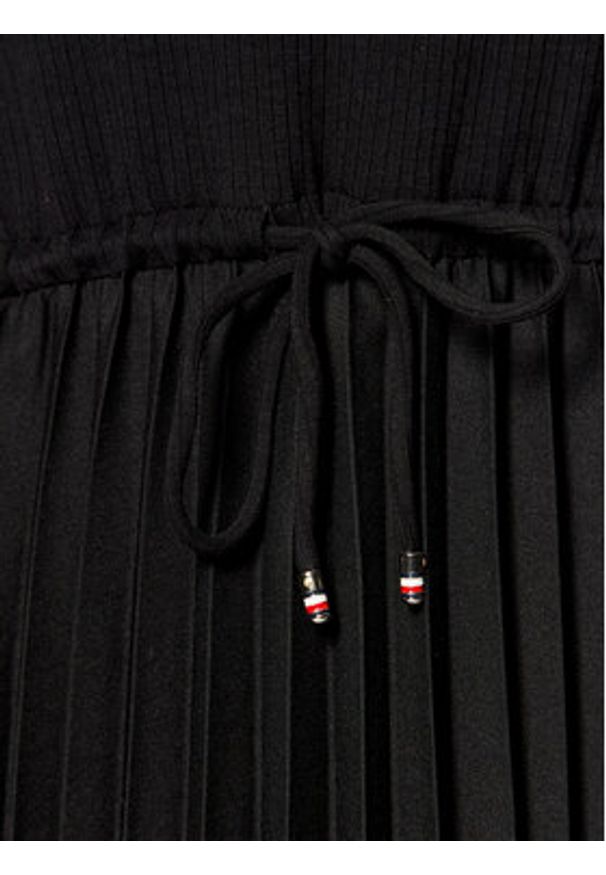TOMMY HILFIGER - Tommy Hilfiger Sukienka codzienna WW0WW39342 Czarny Regular Fit. Okazja: na co dzień. Kolor: czarny. Materiał: wiskoza. Typ sukienki: proste. Styl: casual